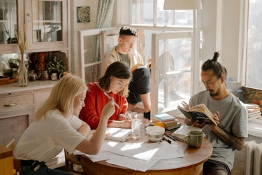 PaperWriter Review: Why Use AI for Homework if People Are So Creative?