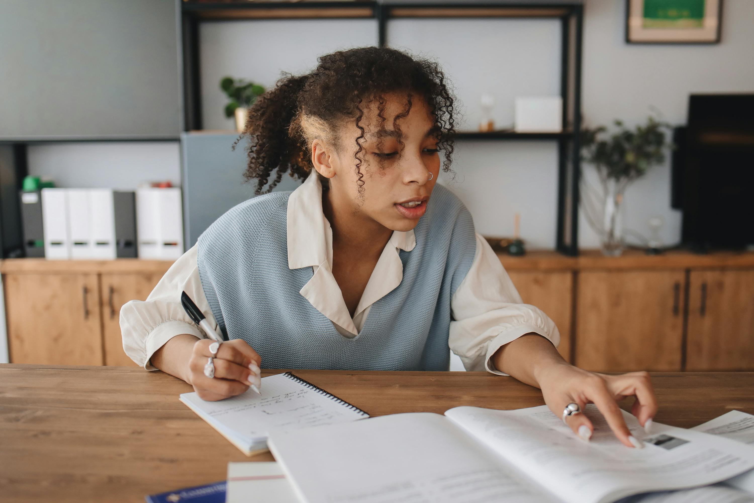 Essay Writers for Hire: Identify the Real Experts Easily