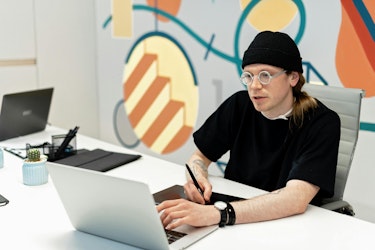 How Graphic Design Helps Insurance Businesses Stand Out in Competitive Markets