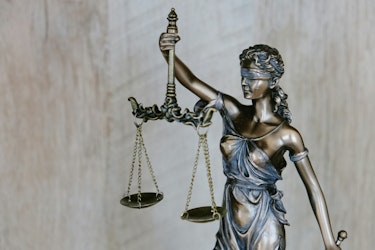 How Personal Injury Lawyers Fight Lowball Settlement Offers from Insurers