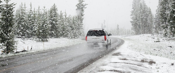 Hundreds Of Crashes Reported As Snow Falls Across Minnesota (ABC News)