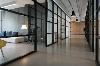Virginia Court Denies Workers’ Compensation for Dean Injured in Hallway Fall - Insurance Claims News Article