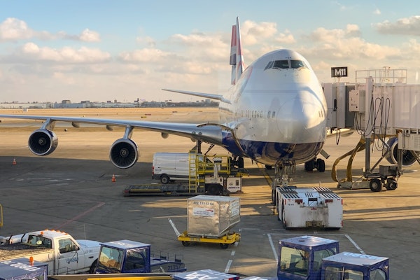 Newark Flight Delays Return Amid Telecom Failures as FAA Pushes System Upgrades