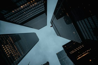 Aon Sued Over Alleged Fraud in Vesttoo Credit Insurance Dealings - Insurance Claims News Article