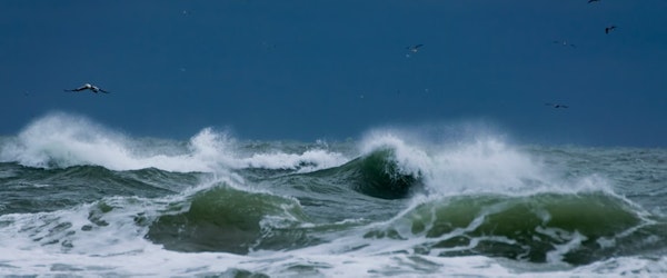 Outer Banks Home Falls Into Ocean, More Could Follow (the Herald Sun)