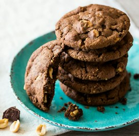 Family Sues Over Fatal Allergic Reaction to Mislabeled Cookie Sold at Stew Leonard’s - Insurance Claims News Article