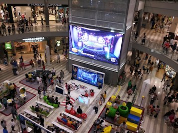Bridging Digital and Physical: Innovating Customer Interactions in the E-Commerce Era - Insurance Claims News Article