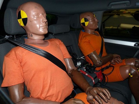 IIHS Crash Test Ratings Reveal Rear Passenger Safety at Risk in Small Pickups