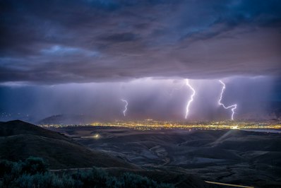 Lightning-Related Insurance Claims Soar in 2023 - Insurance Claims News Article