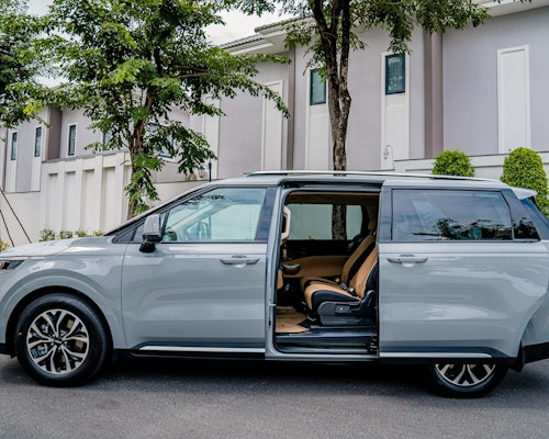 Minivan Safety Ratings Highlight Second-Row Issues