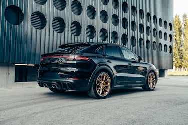 California Family Accused of Staging Porsche Crash for $39K Insurance Payout - Insurance Claims News Article