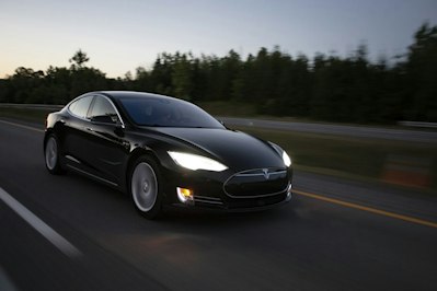 Injured Officers Sue Tesla Over Texas Autopilot Crash - Insurance Claims News Article