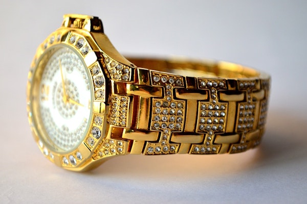 Brinks Heist Lawsuit: Jewelry Underinsured, Driver Asleep