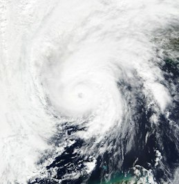 Hurricane Zeta Leaves Flooded Vehicles, Wind Damage Across MS Gulf Coast - Insurance Claims News Article