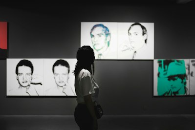 Florida Art Dealer Accused of Selling Fake Warhols in Alleged $240K Fraud Scheme - Insurance Claims News Article