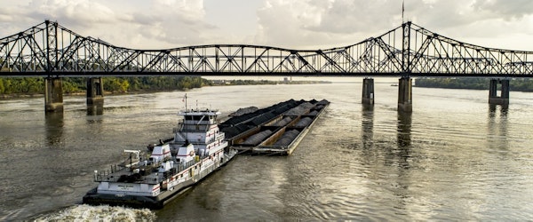 More Than 700 Barges Stuck in Mississippi River From Bridge Crack (Transport Topics)