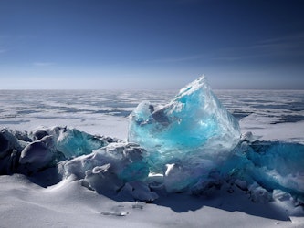 Wind-Driven Ice Shoves Menace Lakeshore Homes In Minnesota (CNN)